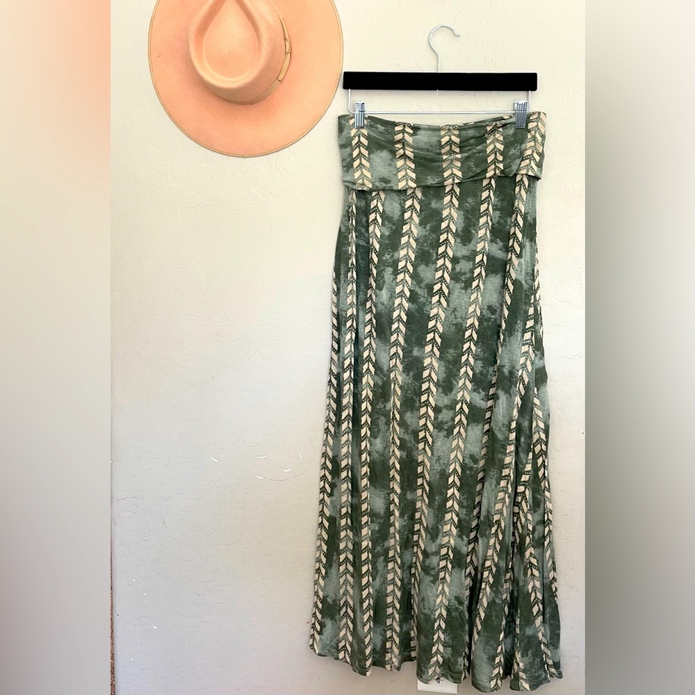 Billabong maxi skirt size large